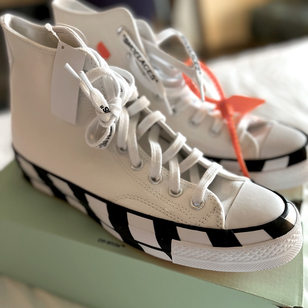 ✨ OFFWHITE x CONVERSE ✨ - Picture 1 of 3